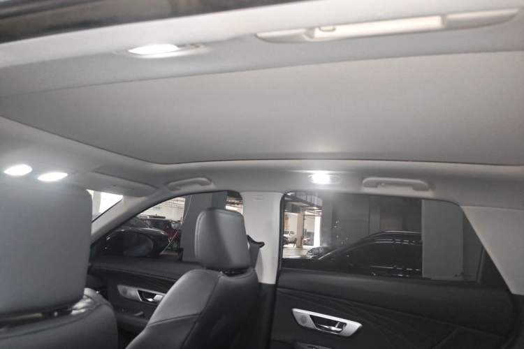 Used Dongfeng Aeolus Huge 2022 Mach Power 1.5T Dare-to-Love Edition Headliner