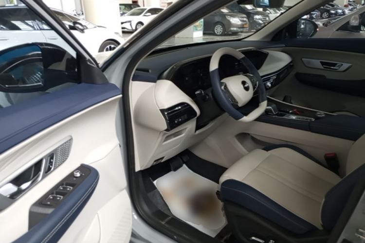 Used Dongfeng Aeolus Huge 2022 Mach Dual-Motor 1.5T MHD Dare-to-Dream Edition Driver Seat