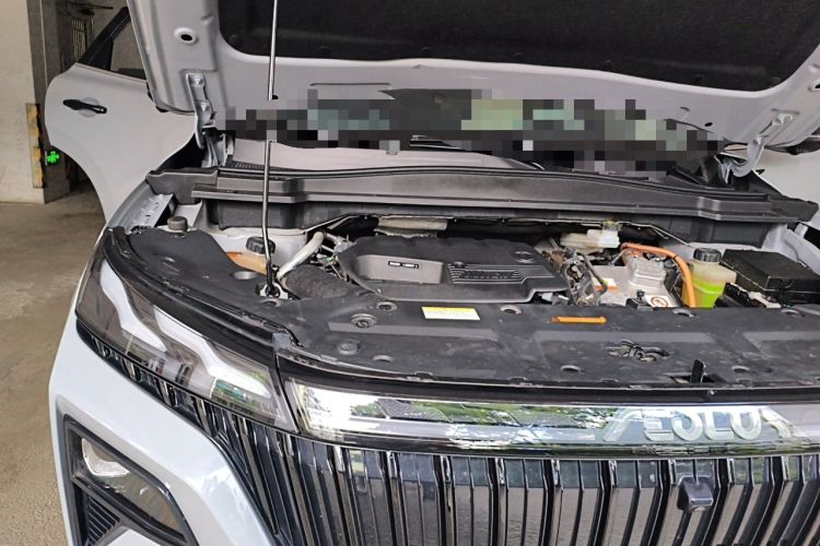 Used Dongfeng Aeolus Huge 2022 Mach Dual-Motor 1.5T MHD Dare-to-Dream Edition Engine Bay Right