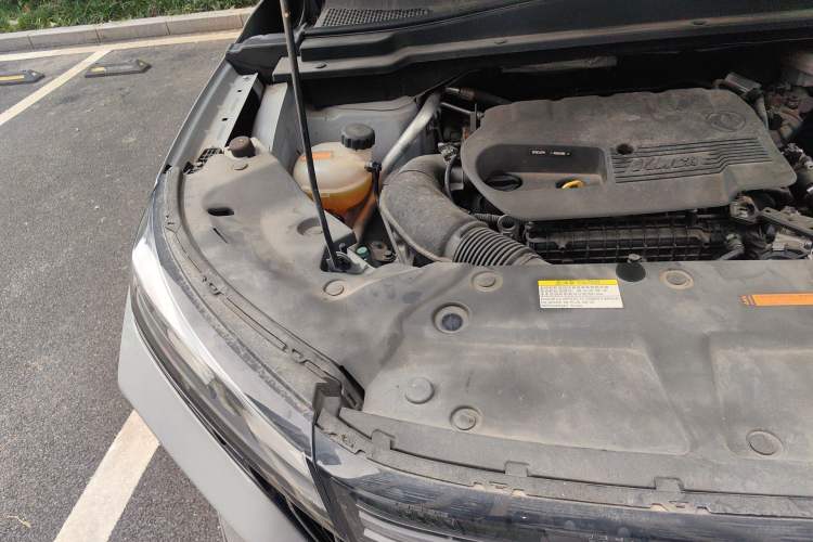 Used Dongfeng Aeolus Huge 2022 Mach Power 1.5T Dare-to-Love Edition Engine Bay Right