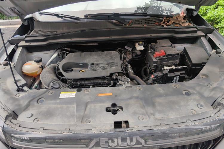 Used Dongfeng Aeolus Huge 2022 Mach Power 1.5T Dare-to-Love Edition Engine Bay