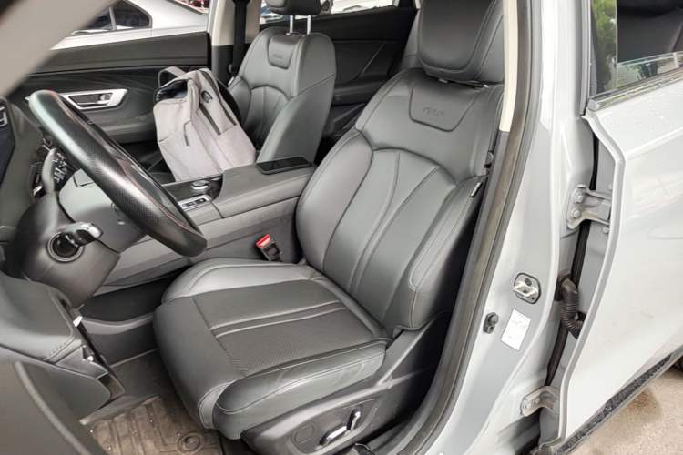 Used Dongfeng Aeolus Huge 2022 Mach Dual-Motor 1.5T MHD Dare-to-Dream Edition Left Front Seat