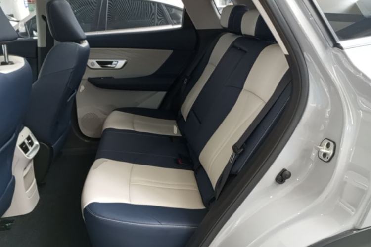 Used Dongfeng Aeolus Huge 2022 Mach Dual-Motor 1.5T MHD Dare-to-Dream Edition Left Rear Seat
