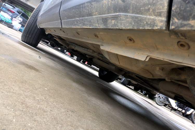 Used Dongfeng Aeolus Huge 2022 Mach Dual-Motor 1.5T MHD Dare-to-Dream Edition Left Side Sill