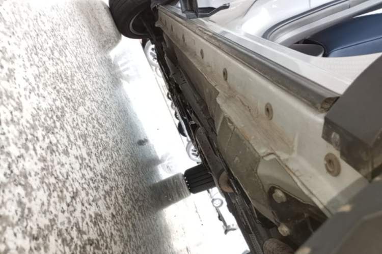 Used Dongfeng Aeolus Huge 2022 Mach Dual-Motor 1.5T MHD Dare-to-Dream Edition Left Side Sill
