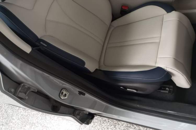 Used Dongfeng Aeolus Huge 2022 Mach Dual-Motor 1.5T MHD Dare-to-Dream Edition Right Front Seat