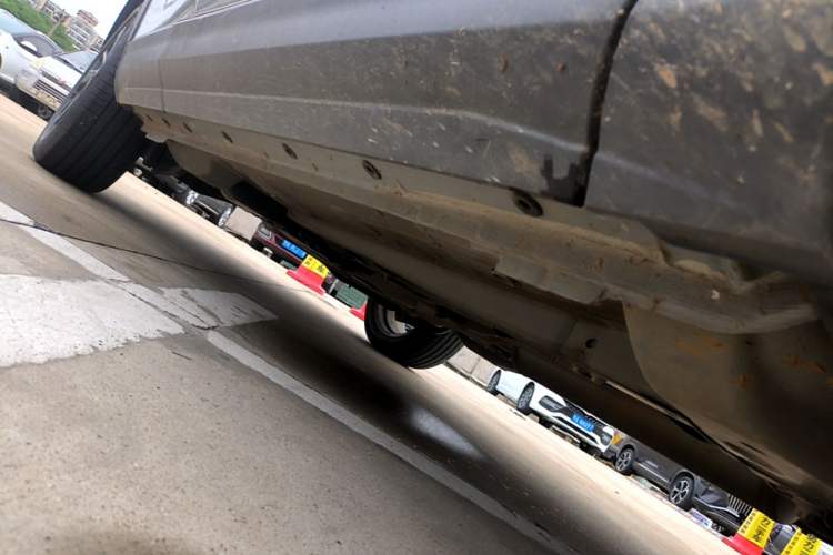 Used Dongfeng Aeolus Huge 2022 Mach Dual-Motor 1.5T MHD Dare-to-Dream Edition Right Side Sill