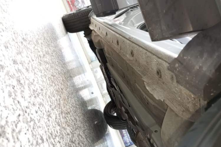 Used Dongfeng Aeolus Huge 2022 Mach Dual-Motor 1.5T MHD Dare-to-Dream Edition Right Side Sill