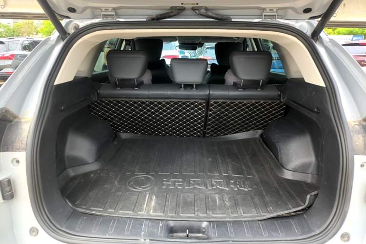 Used Dongfeng Aeolus Huge 2022 Mach Dual-Motor 1.5T MHD Dare-to-Dream Edition Trunk