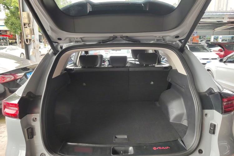 Used Dongfeng Aeolus Huge 2022 Mach Dual-Motor 1.5T MHD Dare-to-Dream Edition Trunk