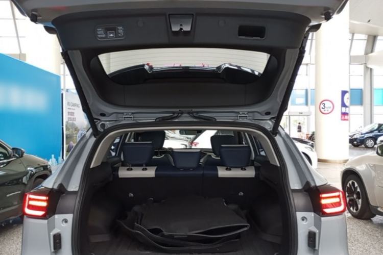 Used Dongfeng Aeolus Huge 2022 Mach Dual-Motor 1.5T MHD Dare-to-Dream Edition Trunk