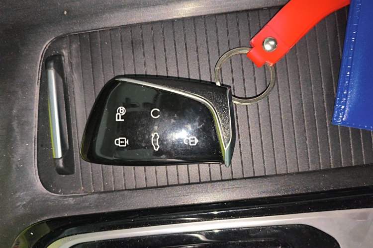 Used Dongfeng Aeolus Huge 2022 Mach Dual-Motor 1.5T MHD Dare-to-Dream Edition Vehicle Key