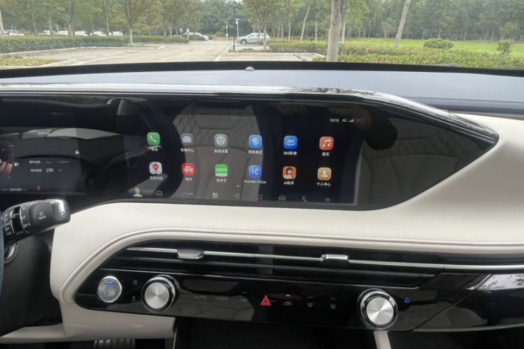 Used Dongfeng Aeolus Huge 2022 Mach Power 1.5T Dare-Enjoy Edition · Smart Audio And AC Panel