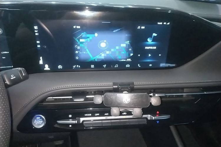 Used Dongfeng Aeolus Huge 2022 Mach Power 1.5T DareDrive Edition · Smart Audio And AC Panel