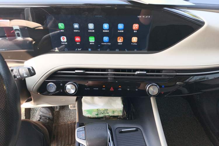 Used Dongfeng Aeolus Huge 2022 Mach Dual-Motor 1.5T MHD Dare-to-Dream Edition Audio And AC Panel
