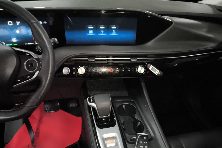 Used Dongfeng Aeolus Huge 2022 Mach Dual-Motor 1.5T MHD Dare-to-Dream Edition Audio And AC Panel