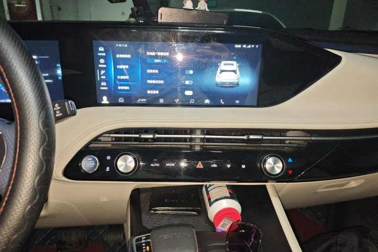 Used Dongfeng Aeolus Huge 2022 Mach Dual-Motor 1.5T MHD Dare-to-Dream Edition Audio And AC Panel