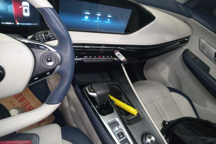 Used Dongfeng Aeolus Huge 2022 Mach Power 1.5T DareDrive Edition · Smart Audio And AC Panel