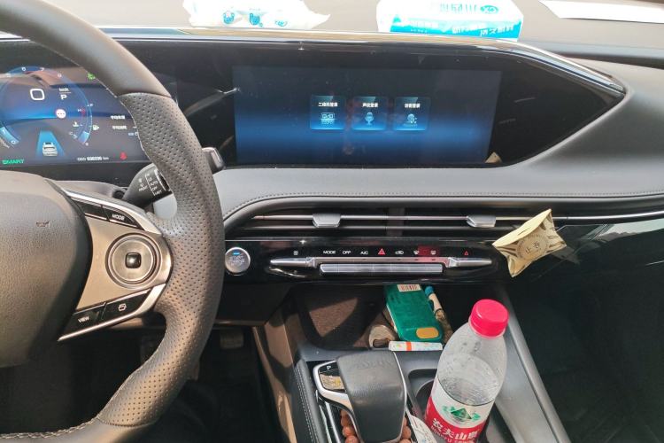 Used Dongfeng Aeolus Huge 2022 Mach Power 1.5T DareDrive Edition · Smart Audio And AC Panel