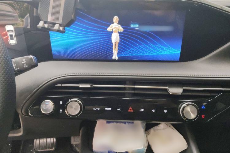 Used Dongfeng Aeolus Huge 2022 Mach Dual-Motor 1.5T MHD Dare-to-Dream Edition Audio And AC Panel