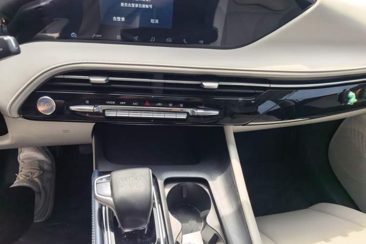 Used Dongfeng Aeolus Huge 2022 Mach Power 1.5T DareDrive Edition · Smart Audio And AC Panel