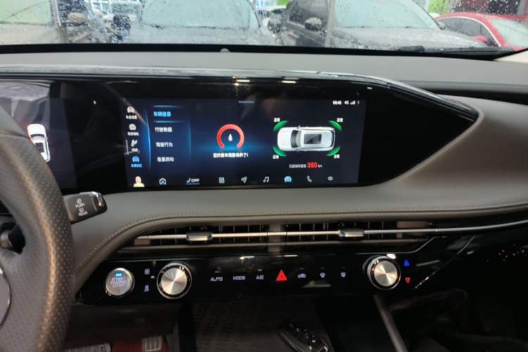 Used Dongfeng Aeolus Huge 2022 Mach Dual-Motor 1.5T MHD Dare-to-Dream Edition Audio And AC Panel