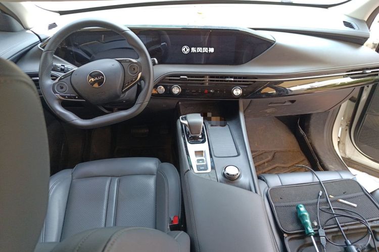 Used Dongfeng Aeolus Huge 2022 Mach Dual-Motor 1.5T MHD Dare-to-Dream Edition Center Console