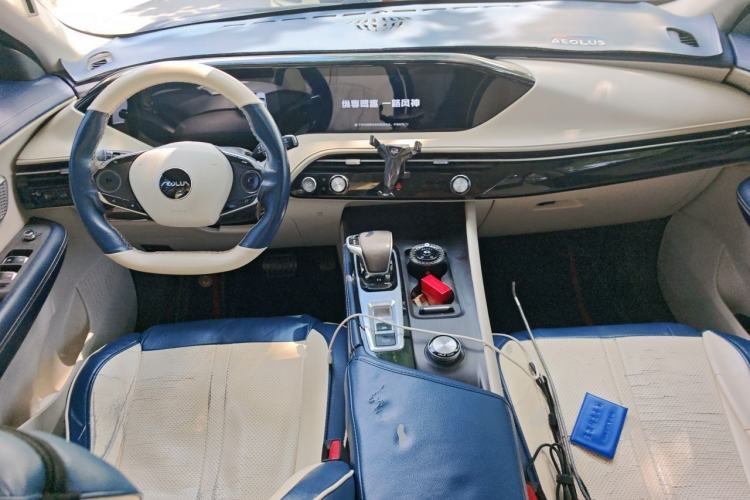 Used Dongfeng Aeolus Huge 2022 Mach Power 1.5T Dare-to-Love Edition Center Console