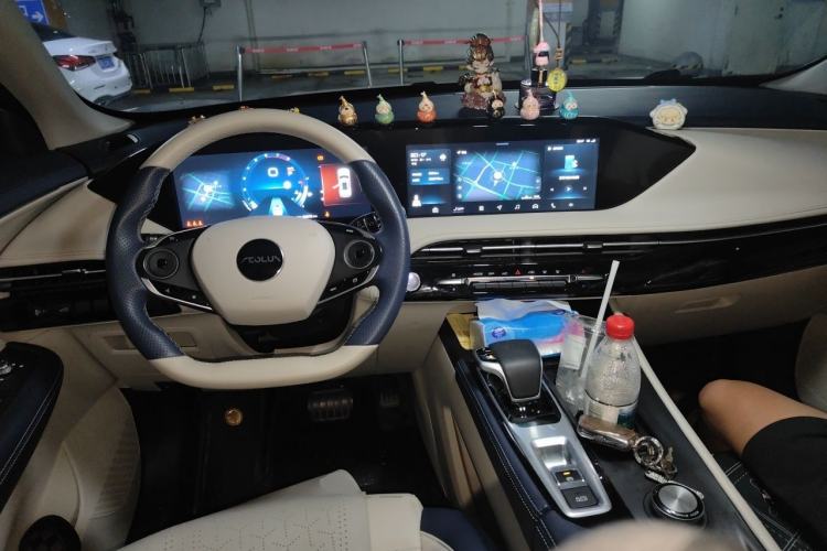 Used Dongfeng Aeolus Huge 2022 Mach Power 1.5T DareDrive Edition · Smart Center Console