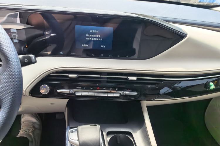 Used Dongfeng Aeolus Huge 2022 Mach Power 1.5T DareDrive Edition · Smart Center Console