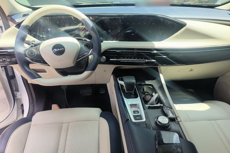 Used Dongfeng Aeolus Huge 2022 Mach Power 1.5T DareDrive Edition · Smart Center Console