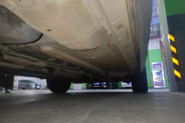Used Dongfeng Aeolus Huge 2022 Mach Dual-Motor 1.5T MHD Dare-to-Dream Edition Chassis Rear Right