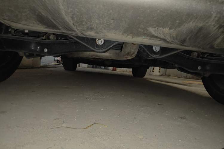 Used Dongfeng Aeolus Huge 2022 Mach Power 1.5T Dare-to-Love Edition Chassis Rear