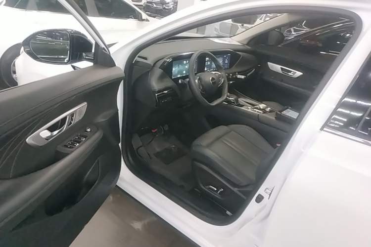 Used Dongfeng Aeolus Huge 2022 Mach Power 1.5T DareDrive Edition · Smart Driver Seat