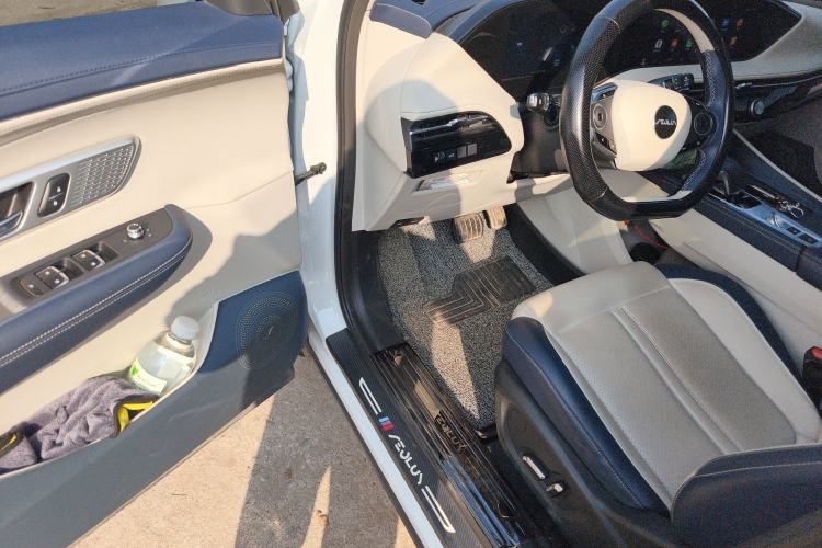 Used Dongfeng Aeolus Huge 2022 Mach Dual-Motor 1.5T MHD Dare-to-Dream Edition Driver Seat