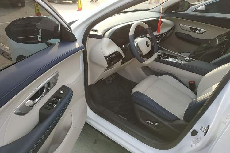 Used Dongfeng Aeolus Huge 2022 Mach Power 1.5T DareDrive Edition · Smart Driver Seat