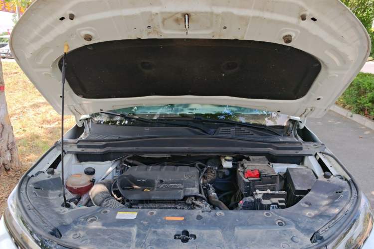 Used Dongfeng Aeolus Huge 2022 Mach Power 1.5T Dare-to-Love Edition Engine Bay