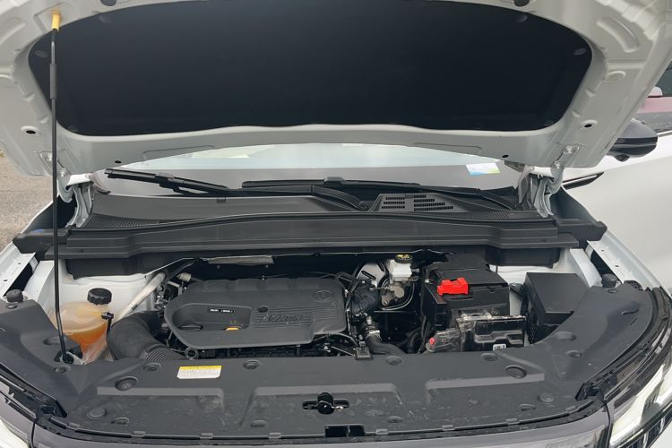 Used Dongfeng Aeolus Huge 2022 Mach Power 1.5T Dare-Enjoy Edition · Smart Engine Bay