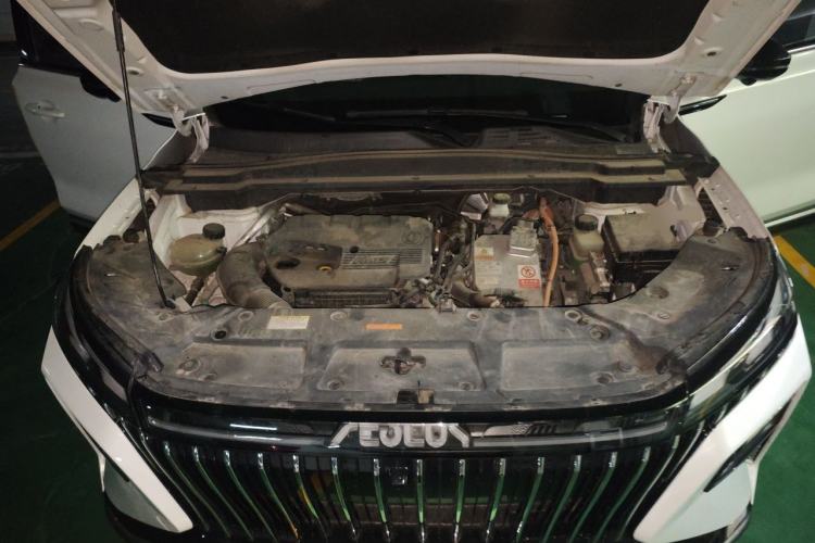 Used Dongfeng Aeolus Huge 2022 Mach Dual-Motor 1.5T MHD Dare-to-Dream Edition Engine Bay