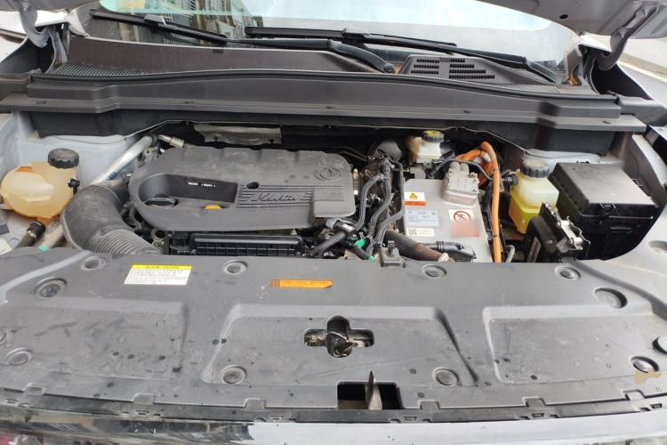 Used Dongfeng Aeolus Huge 2022 Mach Dual-Motor 1.5T MHD Dare-to-Dream Edition Engine Bay
