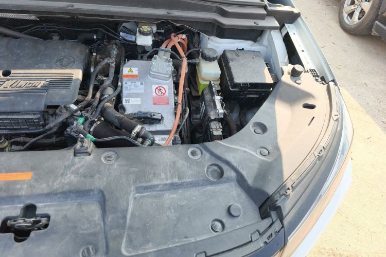 Used Dongfeng Aeolus Huge 2022 Mach Dual-Motor 1.5T MHD Dare-to-Dream Edition Engine Bay Left