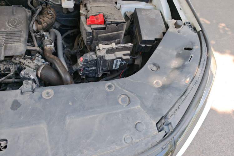 Used Dongfeng Aeolus Huge 2022 Mach Power 1.5T Dare-to-Love Edition Engine Bay Left