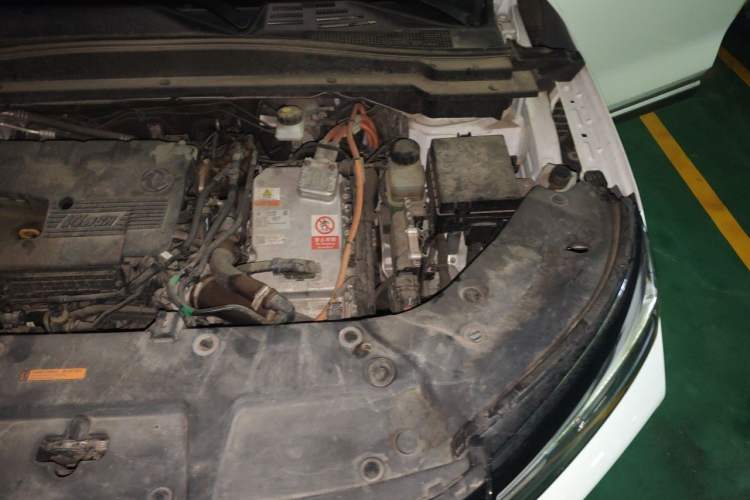 Used Dongfeng Aeolus Huge 2022 Mach Dual-Motor 1.5T MHD Dare-to-Dream Edition Engine Bay Left