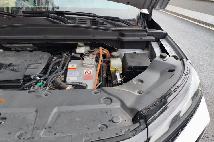 Used Dongfeng Aeolus Huge 2022 Mach Dual-Motor 1.5T MHD Dare-to-Dream Edition Engine Bay Left