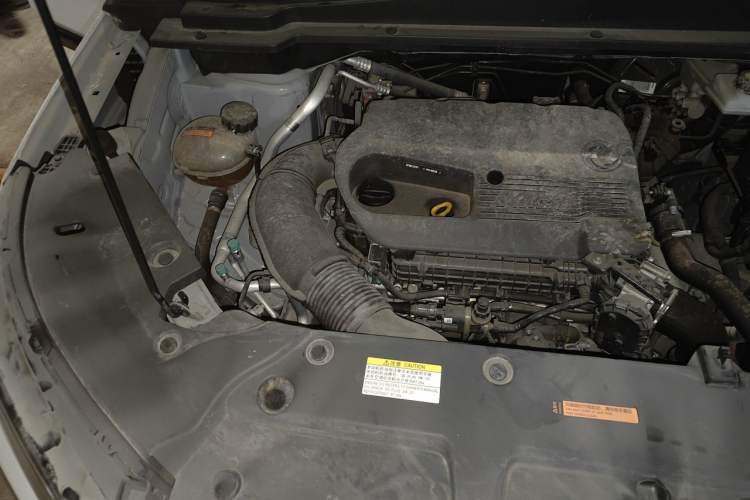 Used Dongfeng Aeolus Huge 2022 Mach Power 1.5T Dare-to-Love Edition Engine Bay Right