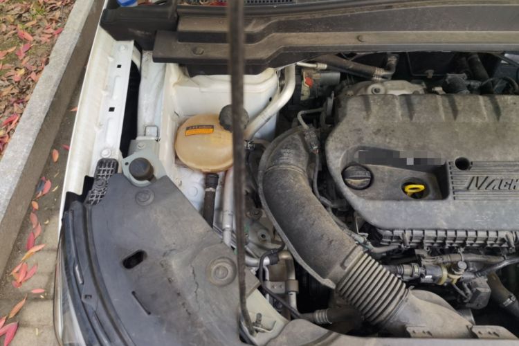 Used Dongfeng Aeolus Huge 2022 Mach Power 1.5T Dare-to-Love Edition Engine Bay Right