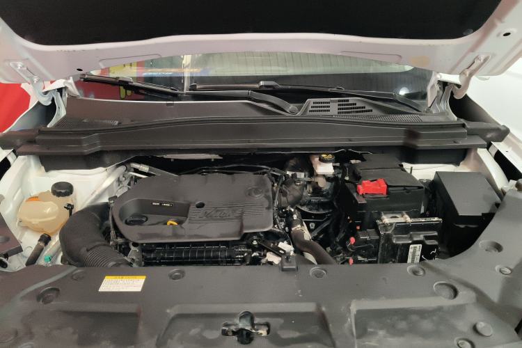 Used Dongfeng Aeolus Huge 2022 Mach Power 1.5T Dare-to-Love Edition Engine Bay