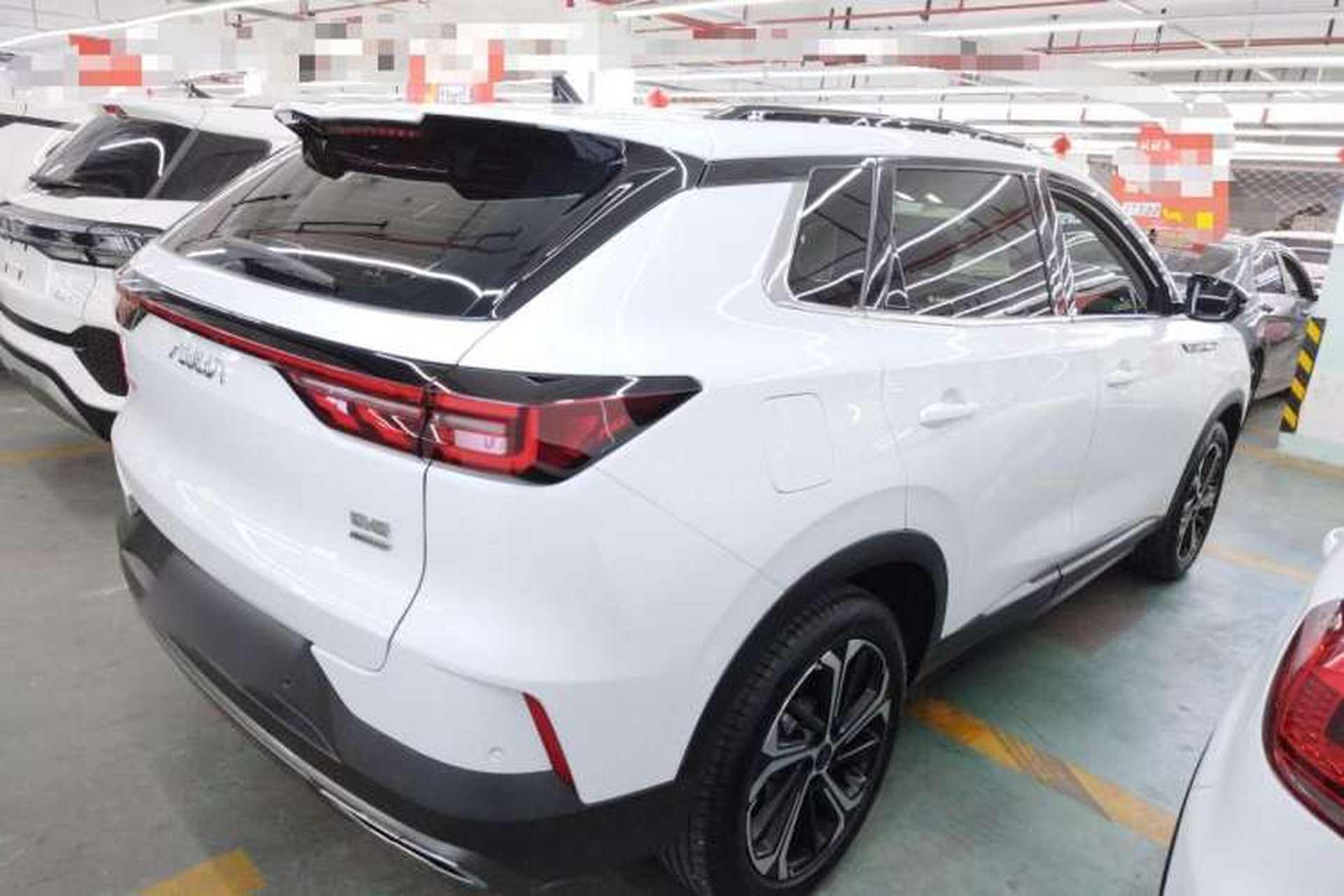 Used Dongfeng Aeolus Huge 2022 Mach Dual-Motor 1.5T MHD Dare-to-Dream Edition Exterior 3
