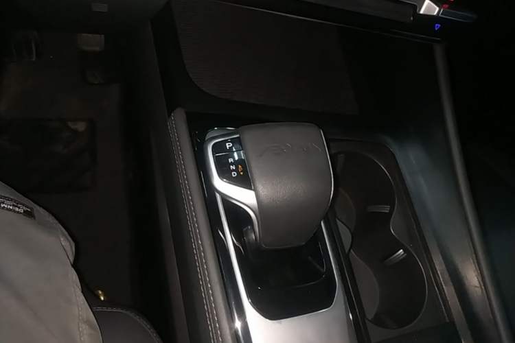 Used Dongfeng Aeolus Huge 2022 Mach Power 1.5T DareDrive Edition · Smart Gear Lever