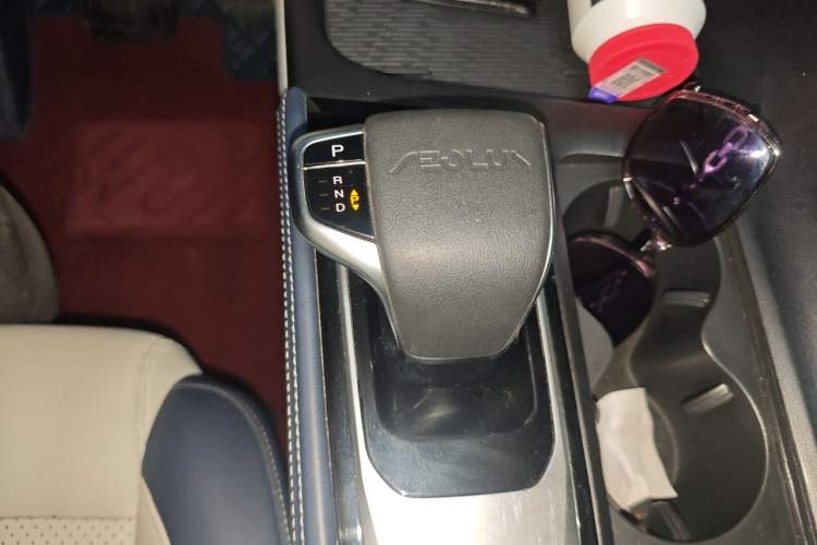 Used Dongfeng Aeolus Huge 2022 Mach Dual-Motor 1.5T MHD Dare-to-Dream Edition Gear Lever